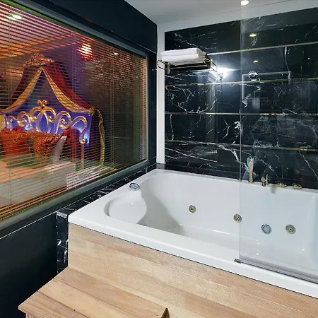 Hotel Camelot 3*